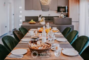The kitchen and dining area of Villa Salvela