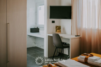 The bedroom of Villa Salvela