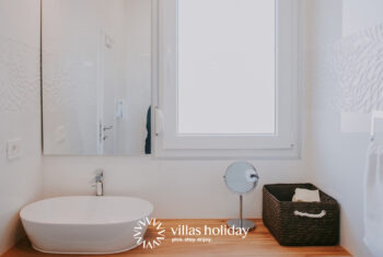 The bathroom of Villa Salvela