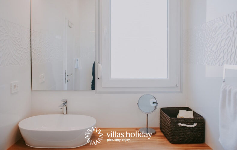 The bathroom of Villa Salvela