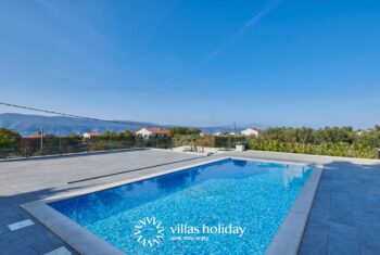 Charming villa with swimming pool and sauna on Krk island