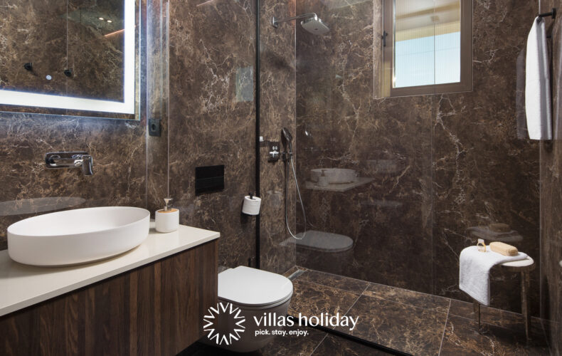 Bathroom of Villa Antoan