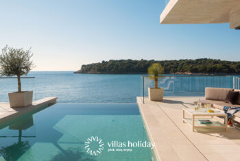 Swimming pool of Villa Antoan