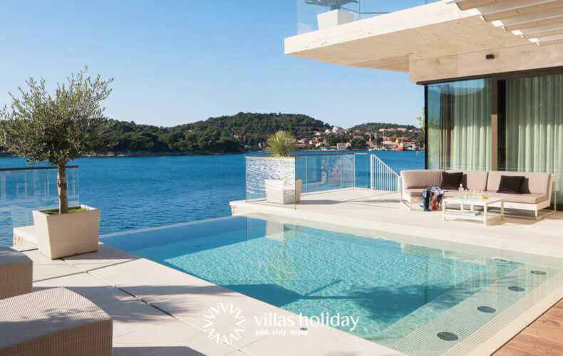 Swimming pool of Villa Antoan