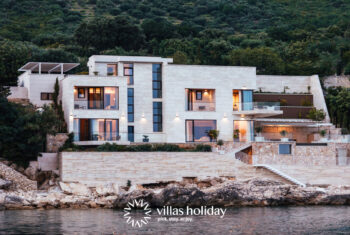 Enchanting villa with heated infinity pool and sauna near Dubrovnik