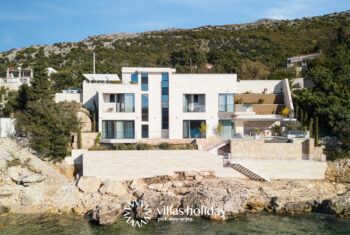 Enchanting villa with heated infinity pool and sauna near Dubrovnik