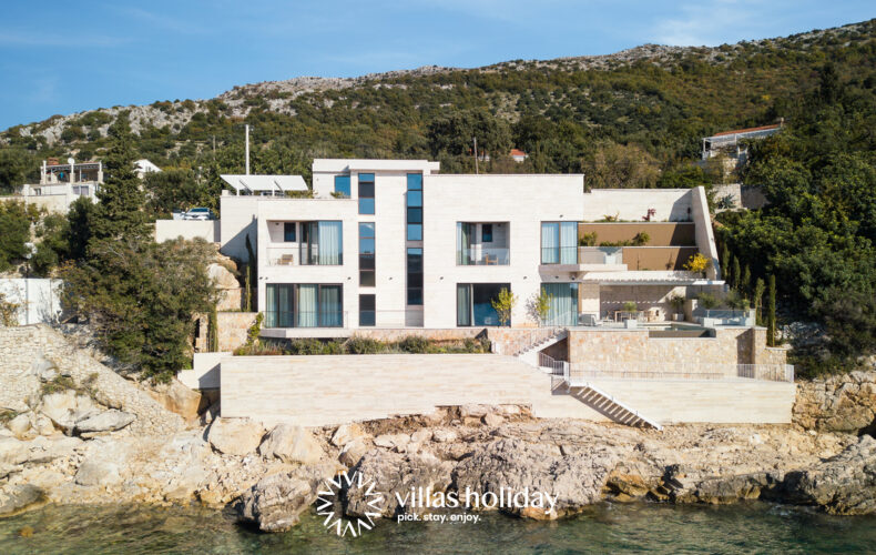 Enchanting villa with heated infinity pool and sauna near Dubrovnik
