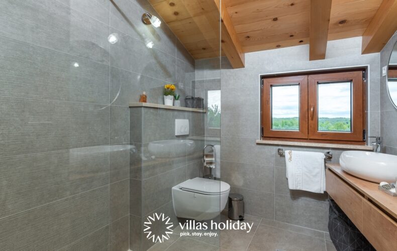 Bathroom of Villa Vias Oliveti