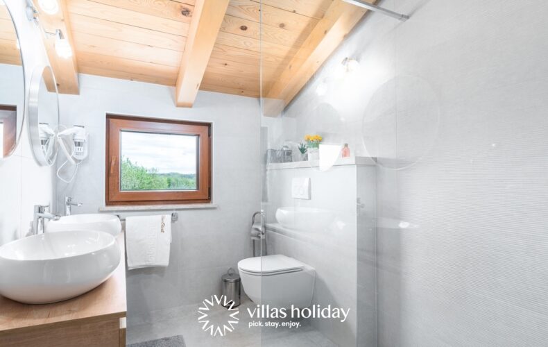 Bathroom of Villa Vias Oliveti