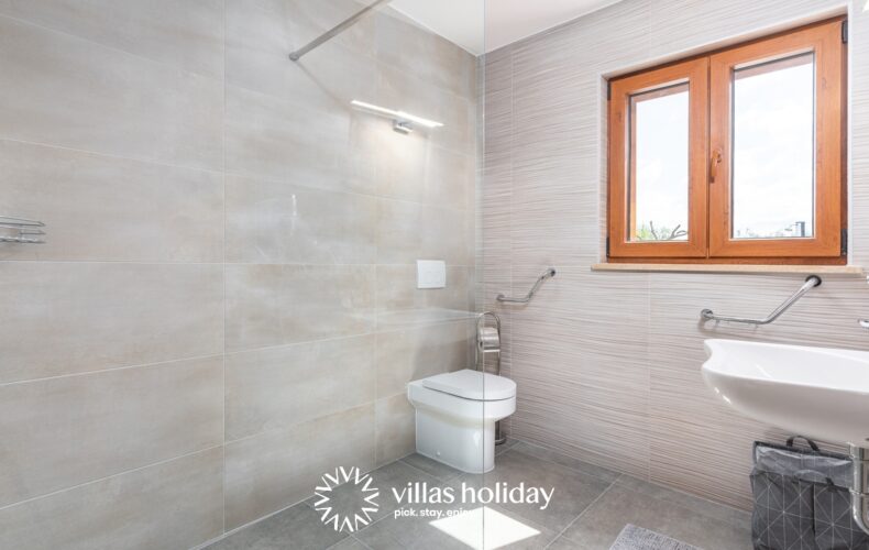 Bathroom of Villa Vias Oliveti