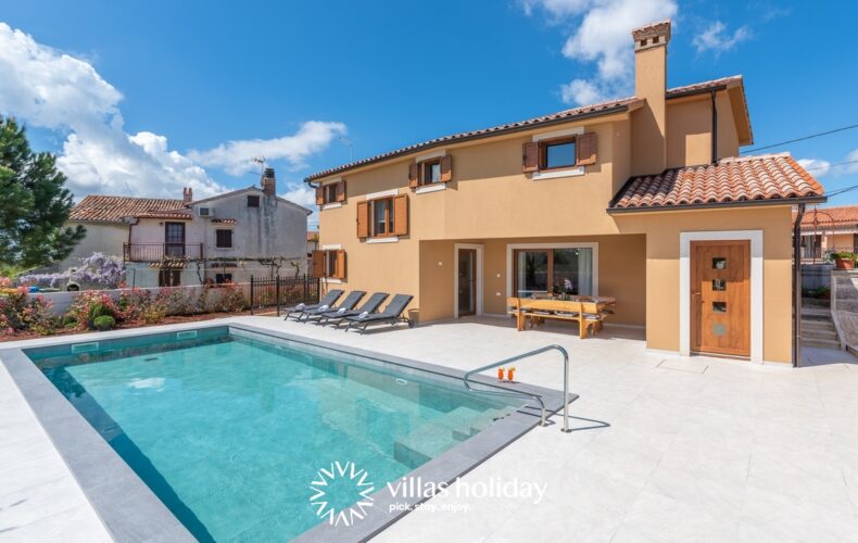 Beautiful villa with swimming pool in central Istria