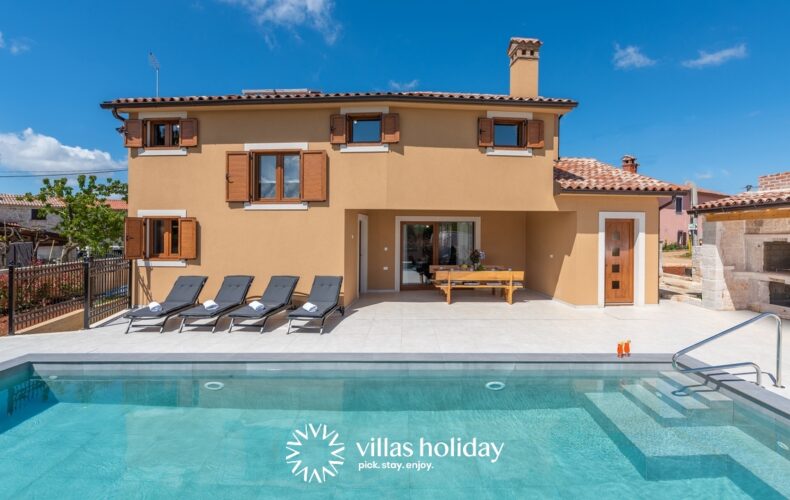 Beautiful villa with swimming pool in central Istria