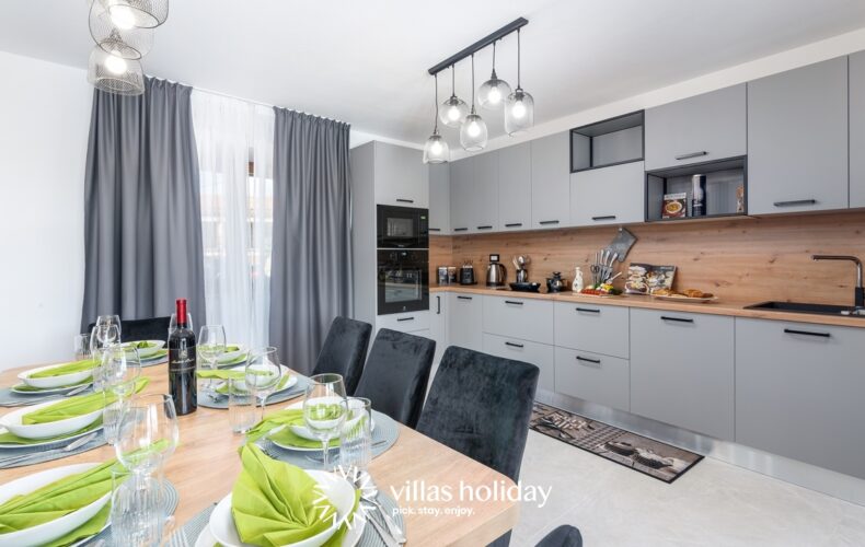 Kitchen and dining area of Villa Vias Oliveti