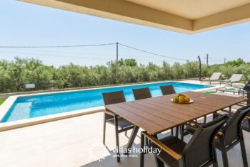 Outdoor dining area of Villa N