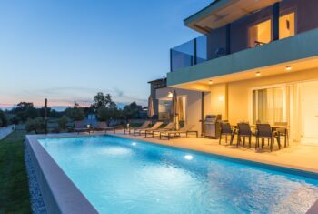 Modern villa with swimming pool in central Istria