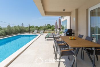 Outdoor dining area of Villa N