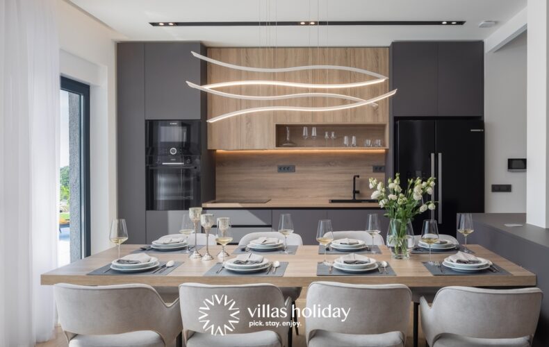 Kitchen and dining area of Villa Gaia