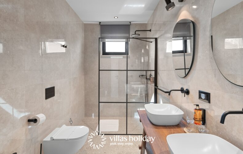 Bathroom of Villa Pedena